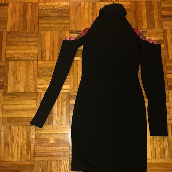 Rose 🥀 mini dress - Picture 4 of 4